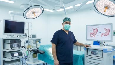 Expert surgeon performing a safe and accredited gastric sleeve procedure in Turkey using advanced medical technology.